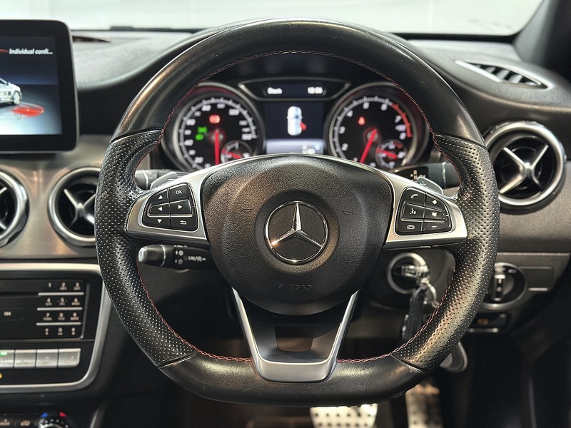 Mercedes-Benz GLA GLA250 AMG Line - U1301