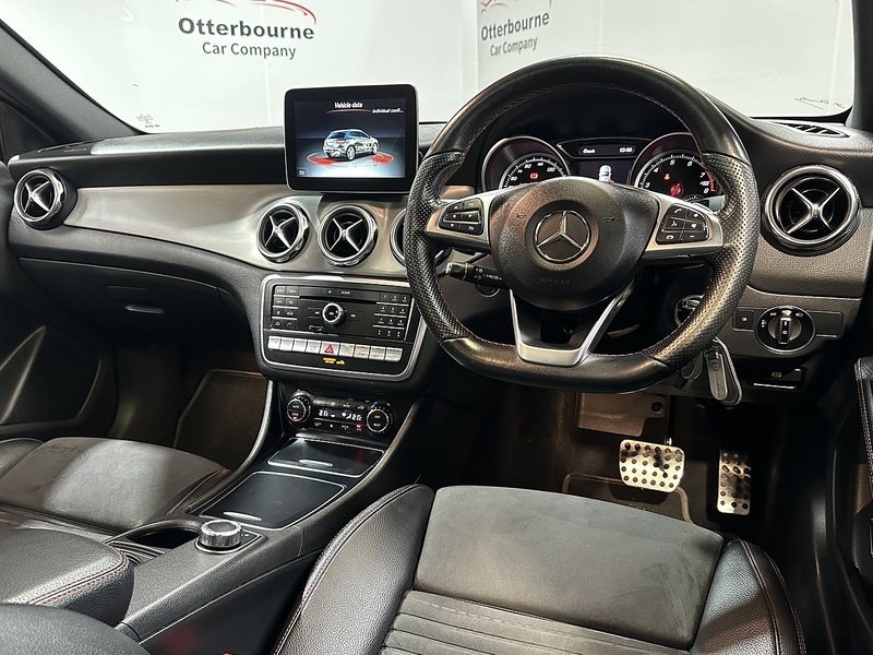 Mercedes-Benz GLA GLA250 AMG Line - U1301
