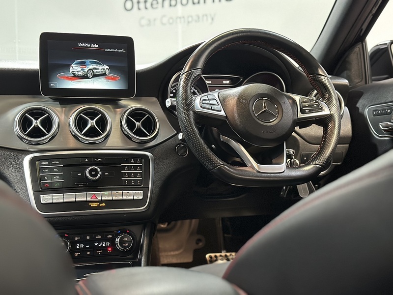 Mercedes-Benz GLA GLA250 AMG Line - U1301