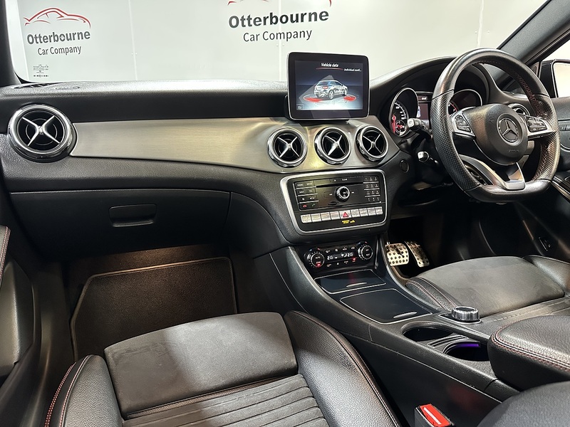 Mercedes-Benz GLA GLA250 AMG Line - U1301