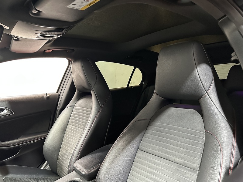 Mercedes-Benz GLA GLA250 AMG Line - U1301