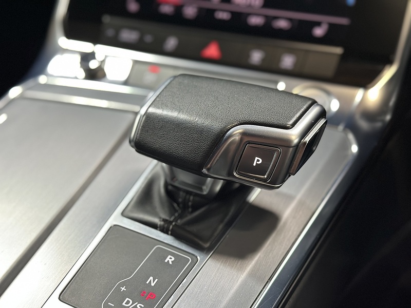 Audi A6 Avant TDI V6 S line - U1305