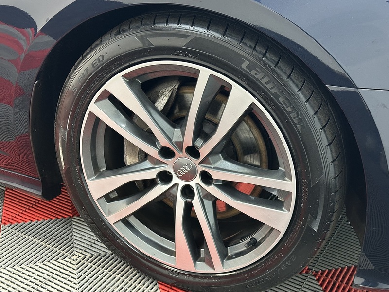 Audi A6 Avant TDI V6 S line - U1305