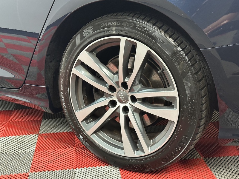 Audi A6 Avant TDI V6 S line - U1305