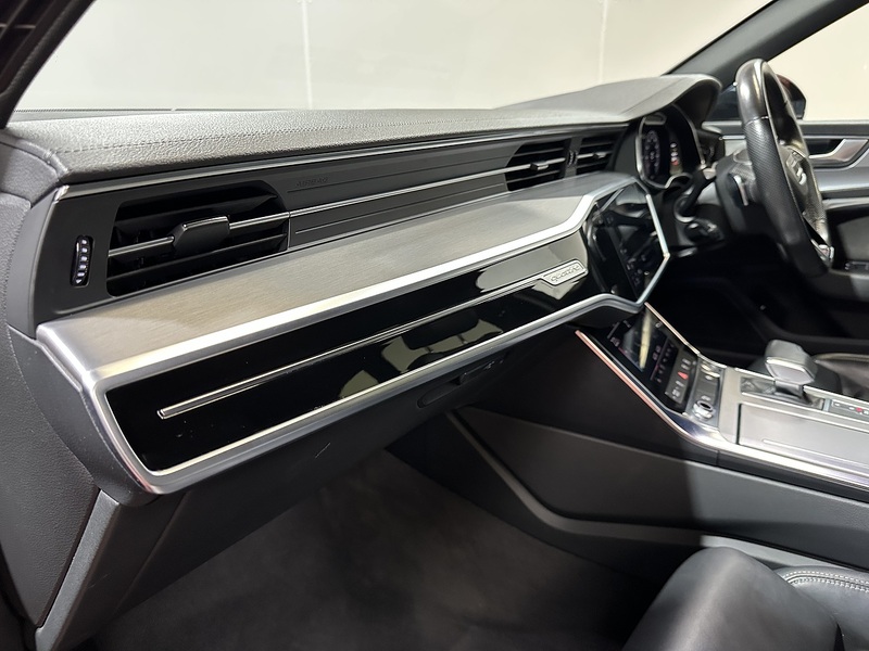 Audi A6 Avant TDI V6 S line - U1305