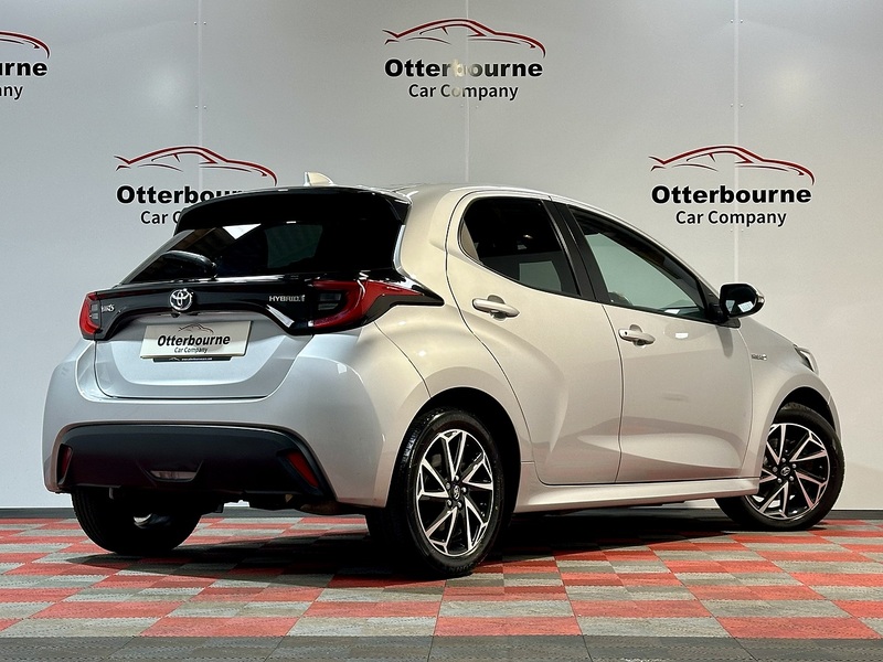 Toyota Yaris VVT-h Design - U1306