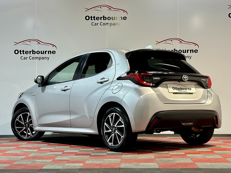 Toyota Yaris VVT-h Design - U1306