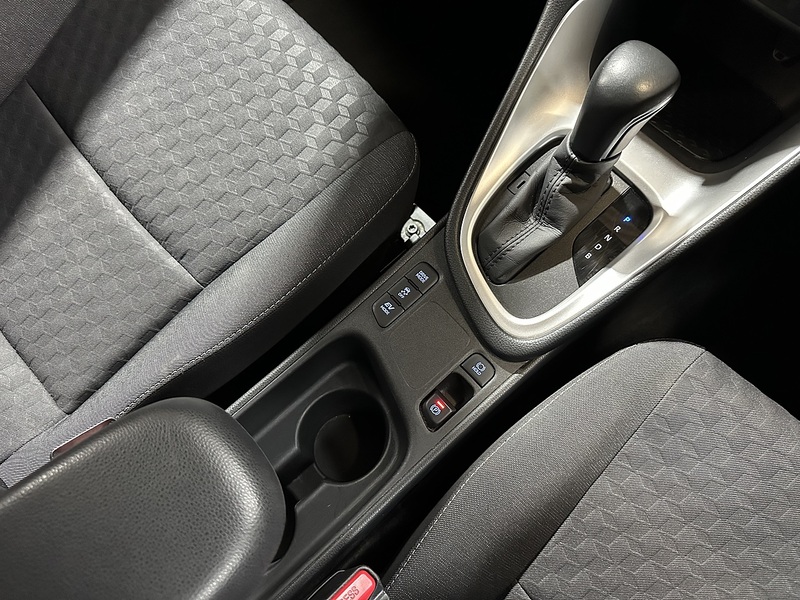 Toyota Yaris VVT-h Design - U1306