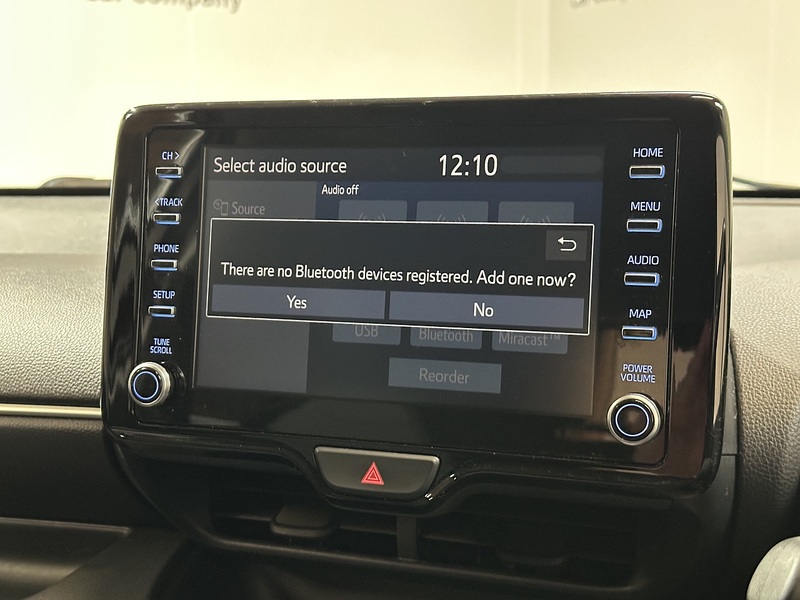 Toyota Yaris VVT-h Design - U1306