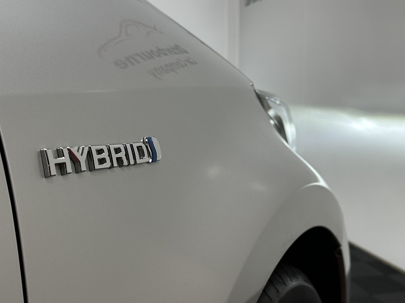 Toyota Yaris VVT-h Design - U1306