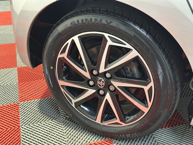 Toyota Yaris VVT-h Design - U1306