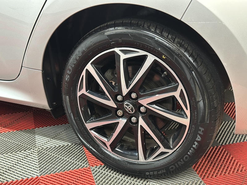 Toyota Yaris VVT-h Design - U1306