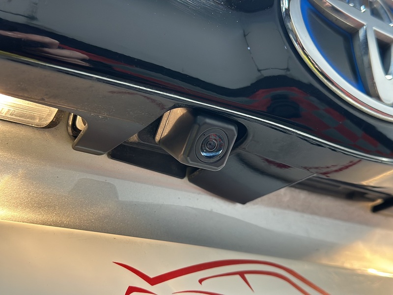 Toyota Yaris VVT-h Design - U1306