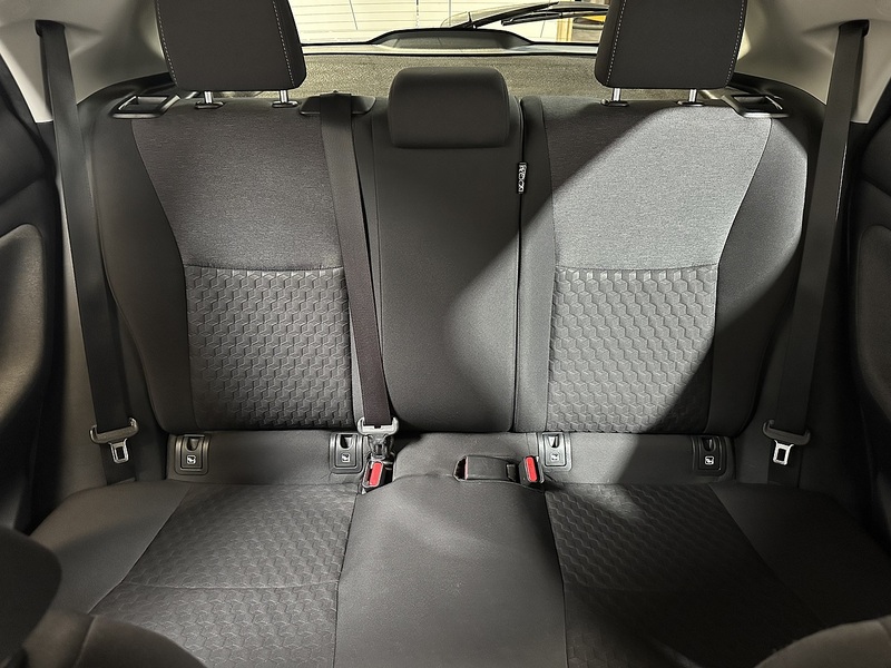 Toyota Yaris VVT-h Design - U1306