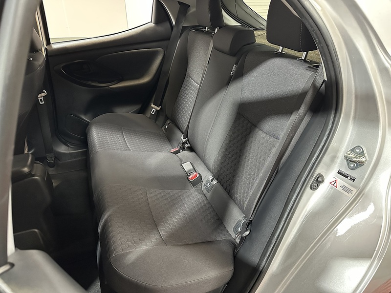 Toyota Yaris VVT-h Design - U1306