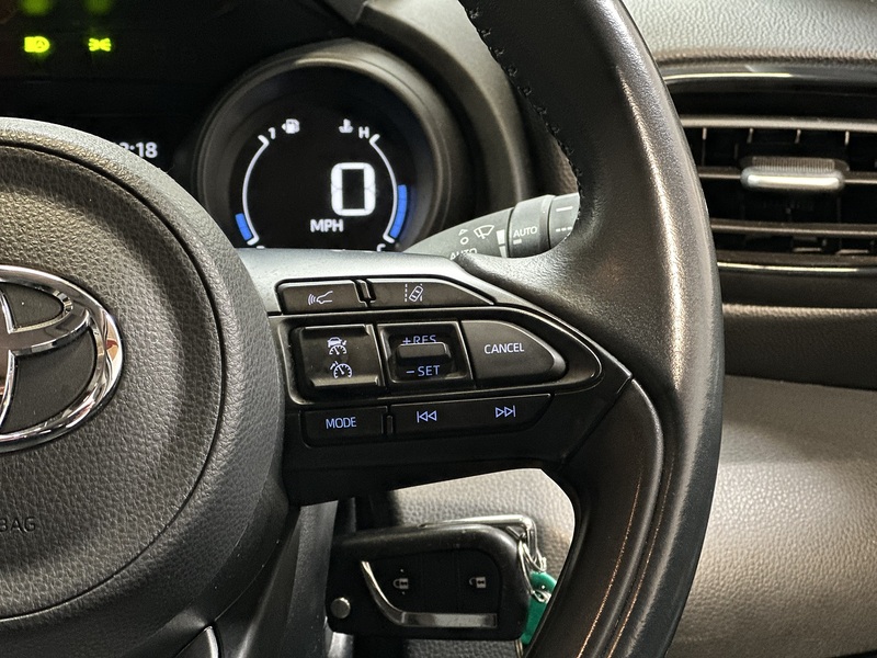 Toyota Yaris VVT-h Design - U1306