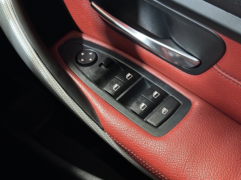 BMW 3 Series 330d M Sport - U1311