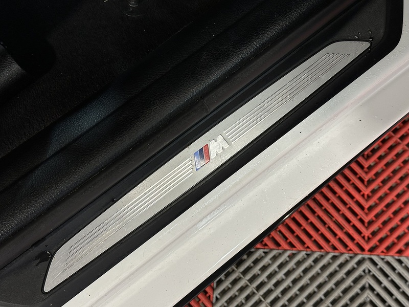 BMW 3 Series 330d M Sport - U1311