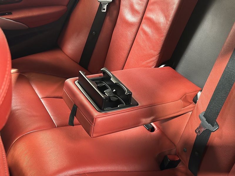 BMW 3 Series 330d M Sport - U1311