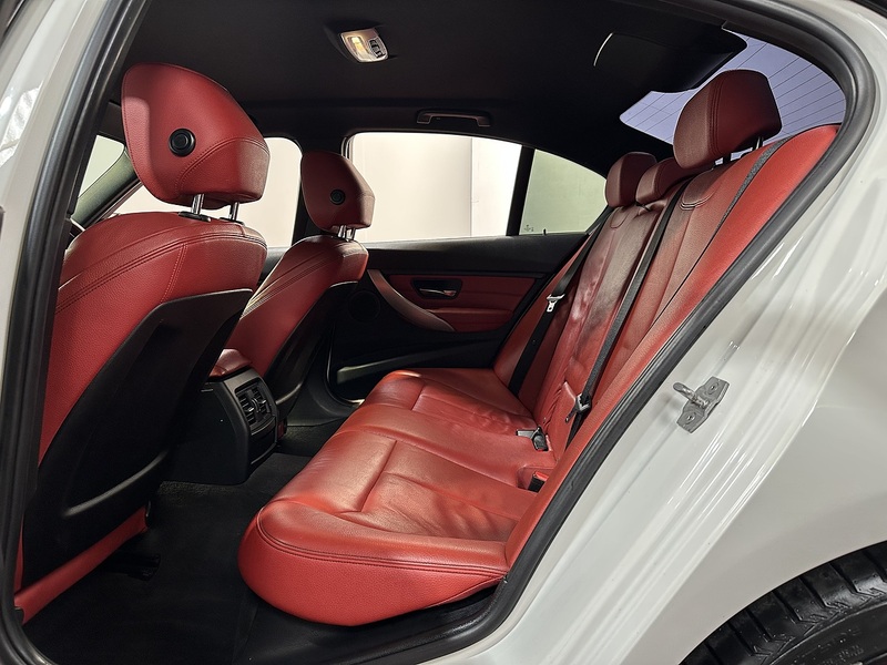 BMW 3 Series 330d M Sport - U1311