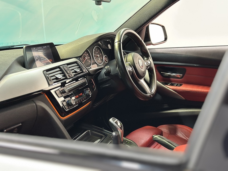 BMW 3 Series 330d M Sport - U1311