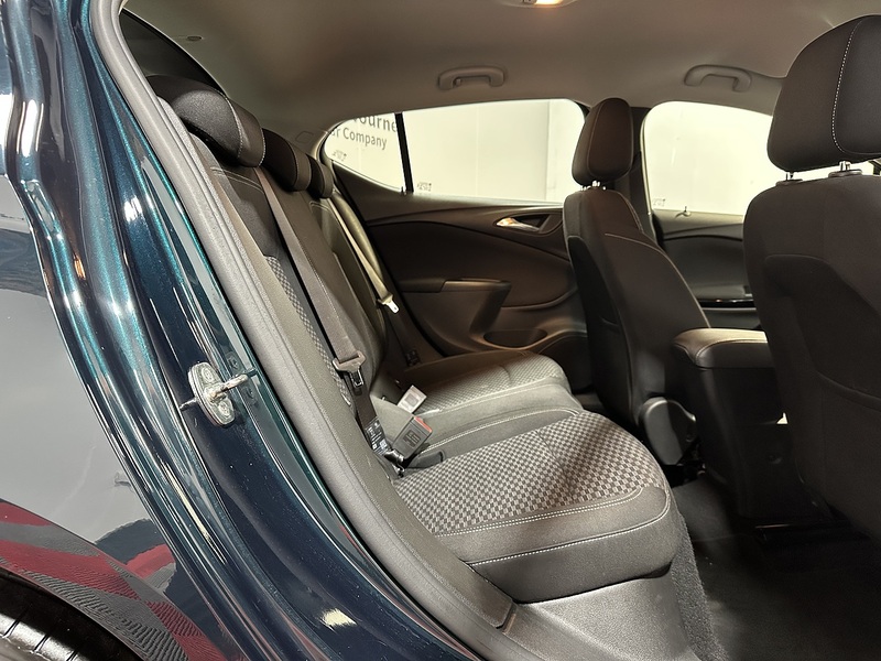 Vauxhall Astra i Turbo SRi Nav - U1329