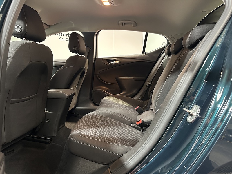 Vauxhall Astra i Turbo SRi Nav - U1329