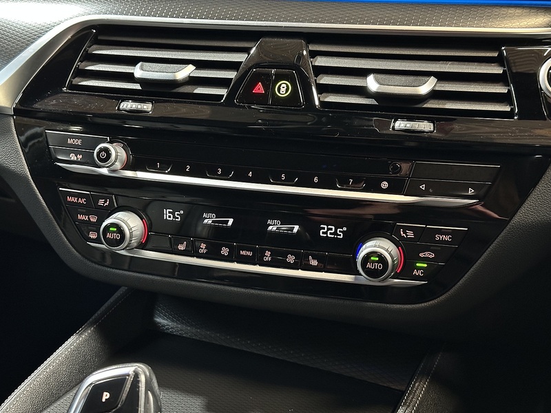 BMW 5 Series 530e M Sport - U1339