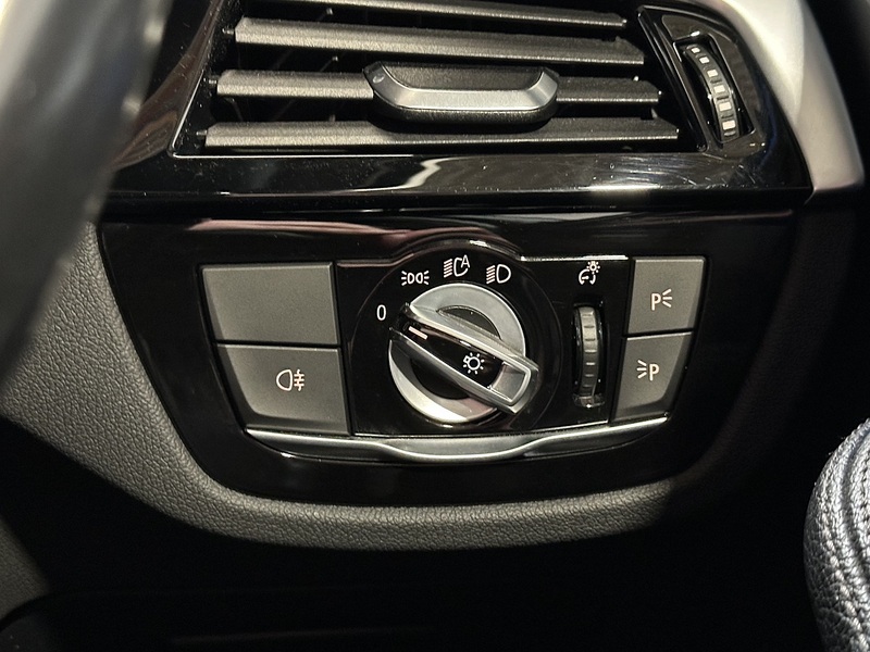 BMW 5 Series 530e M Sport - U1339