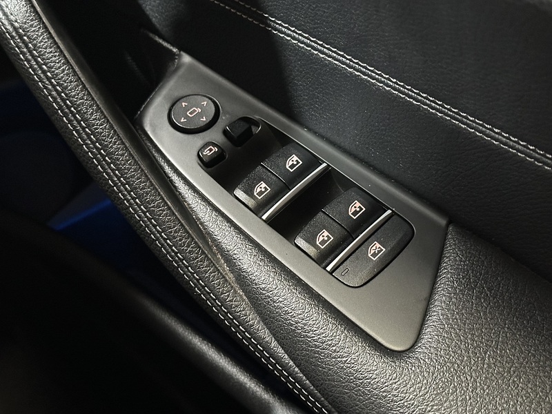BMW 5 Series 530e M Sport - U1339