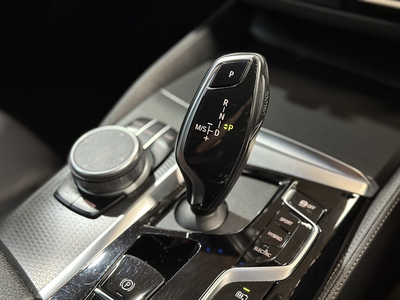 BMW 5 Series 530e M Sport - U1339