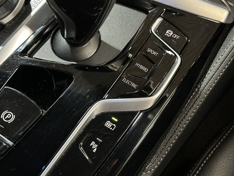 BMW 5 Series 530e M Sport - U1339