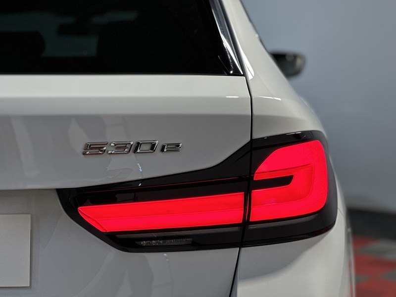 BMW 5 Series 530e M Sport - U1339