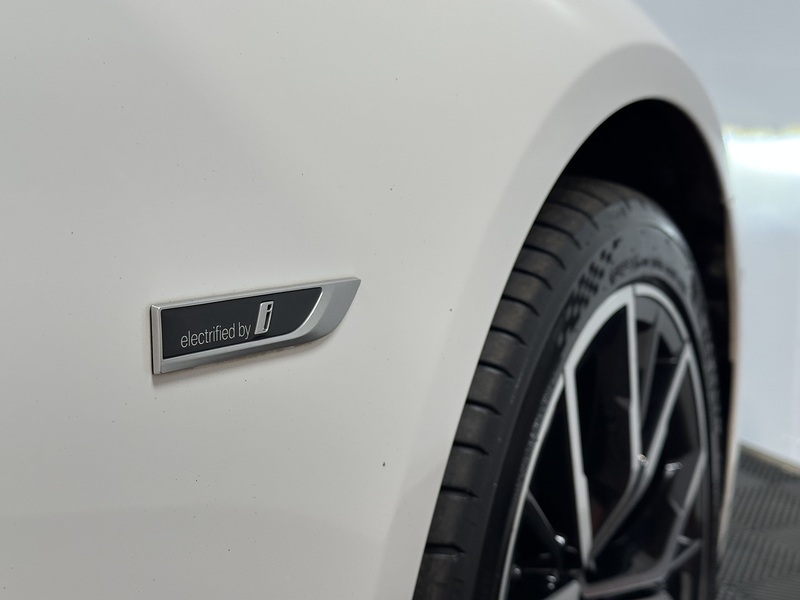 BMW 5 Series 530e M Sport - U1339