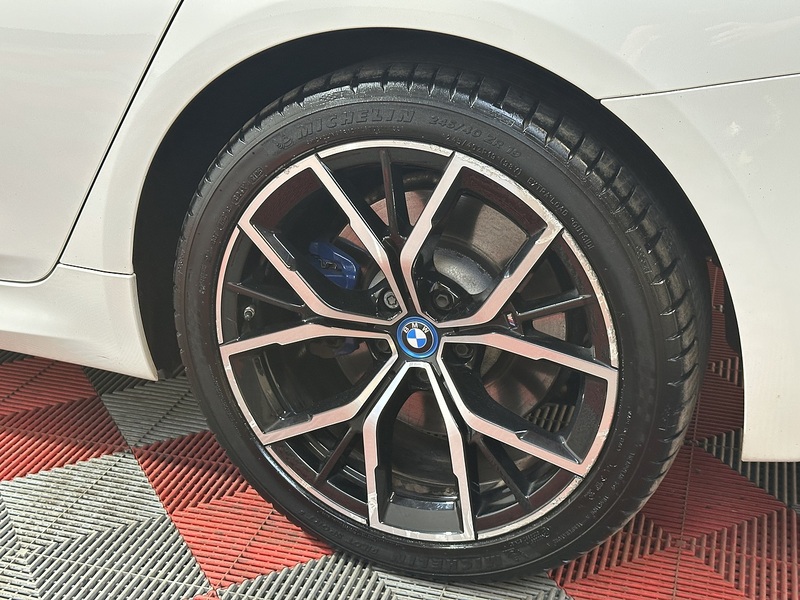 BMW 5 Series 530e M Sport - U1339