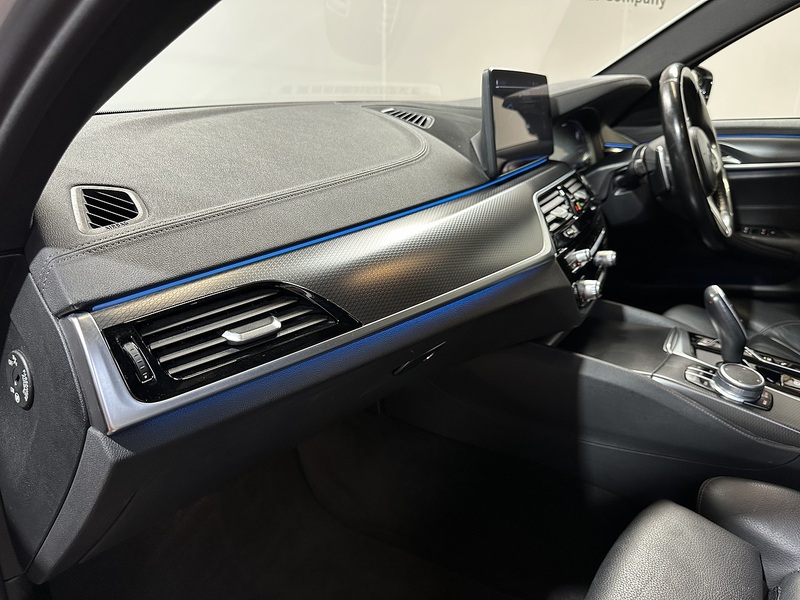 BMW 5 Series 530e M Sport - U1339