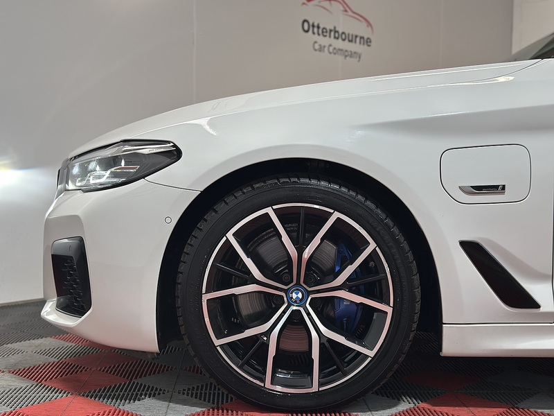 BMW 5 Series 530e M Sport - U1339