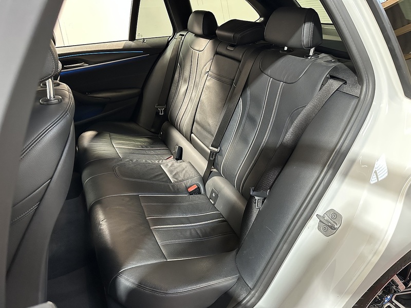 BMW 5 Series 530e M Sport - U1339