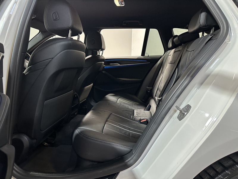 BMW 5 Series 530e M Sport - U1339