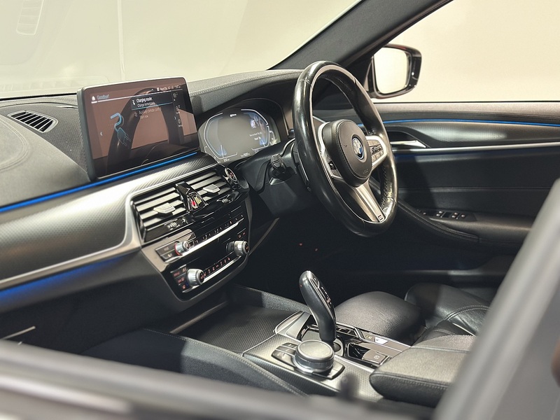BMW 5 Series 530e M Sport - U1339