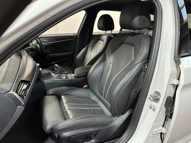 BMW 5 Series 530e M Sport - U1339
