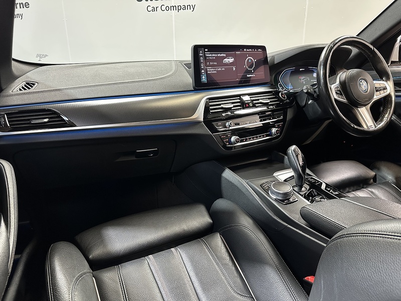 BMW 5 Series 530e M Sport - U1339