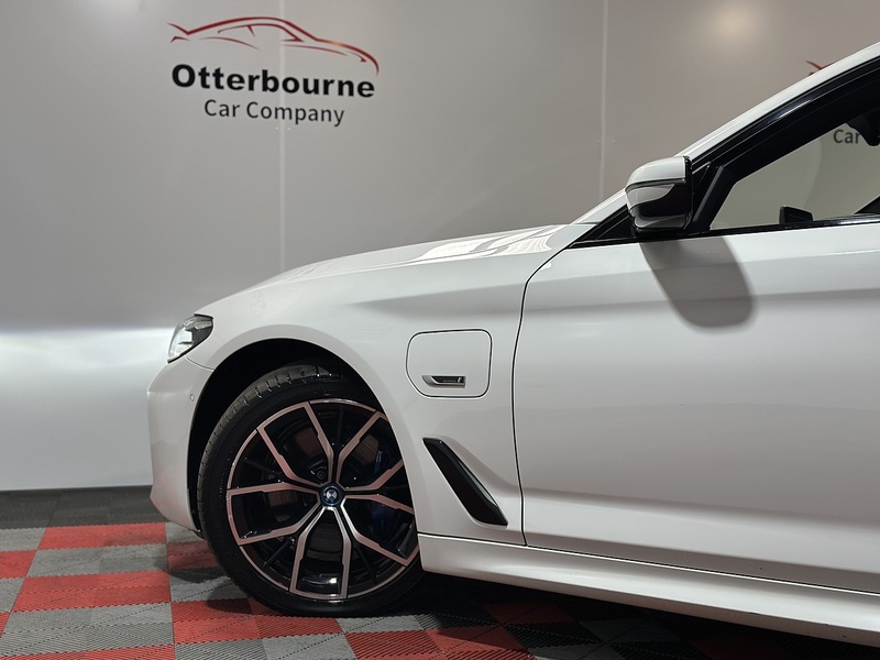 BMW 5 Series 530e M Sport - U1339