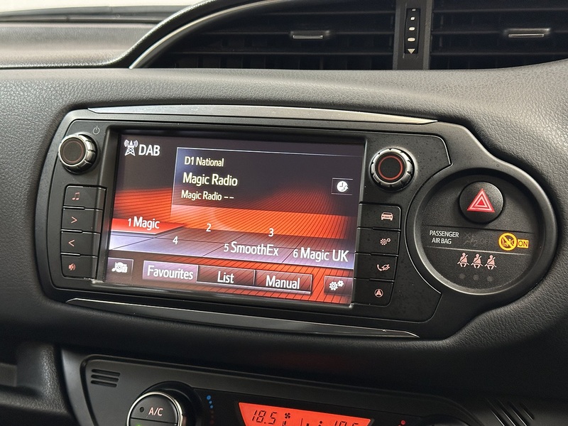 Toyota Yaris Dual VVT-i Excel - U1343