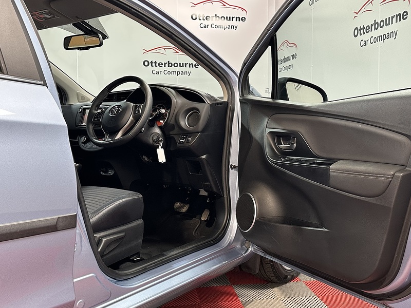 Toyota Yaris Dual VVT-i Excel - U1343