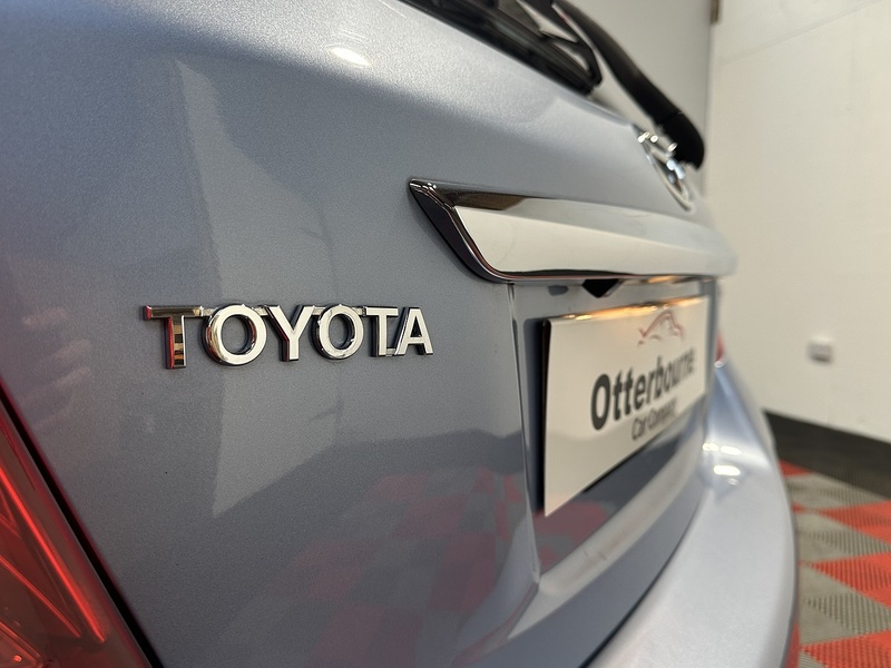 Toyota Yaris Dual VVT-i Excel - U1343