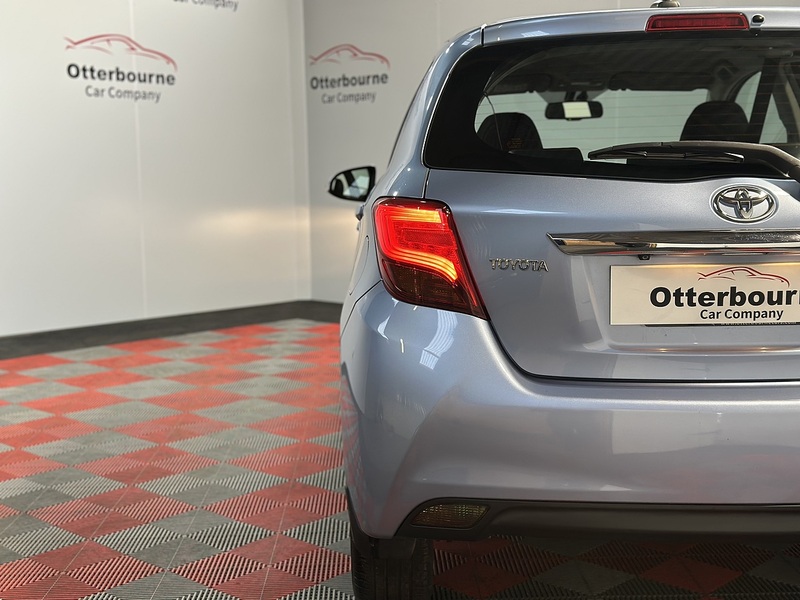Toyota Yaris Dual VVT-i Excel - U1343