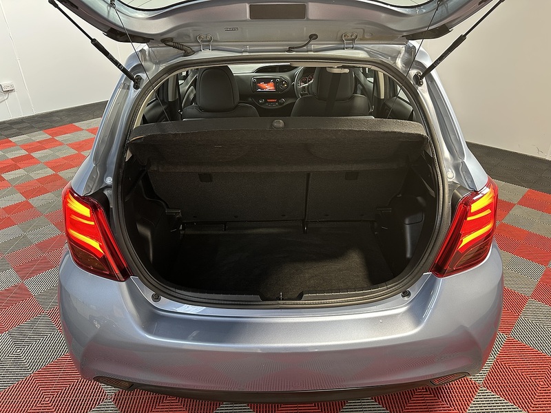 Toyota Yaris Dual VVT-i Excel - U1343