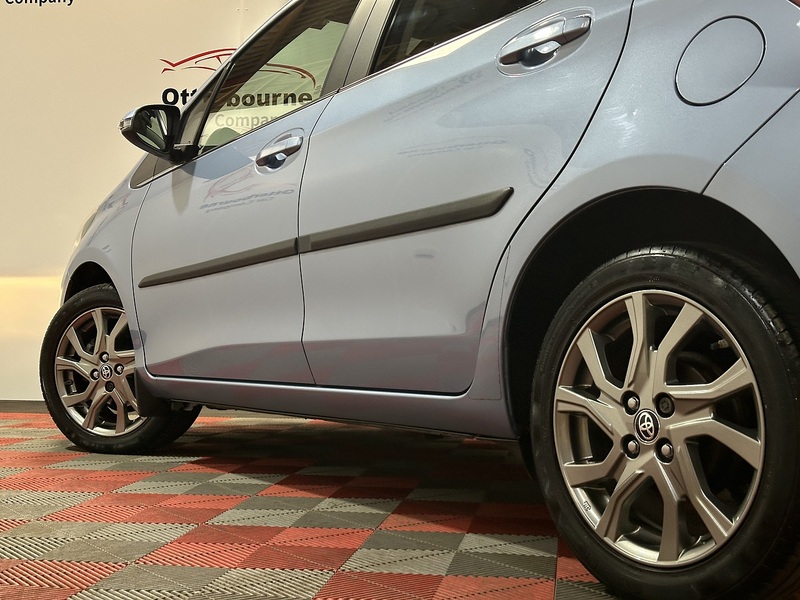 Toyota Yaris Dual VVT-i Excel - U1343