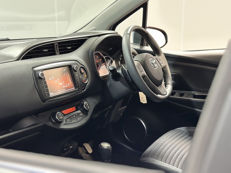 Toyota Yaris Dual VVT-i Excel - U1343